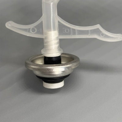 comprare PU Foam Can Valve Reliable For Gap Filling And Energy-Saving Insulation fabbricazione online