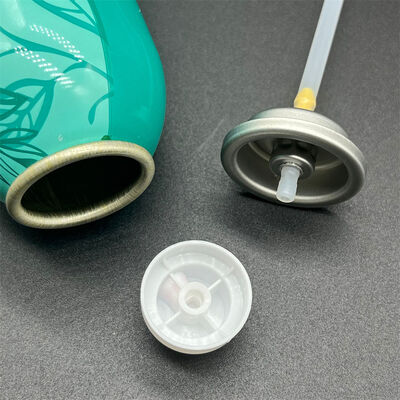 Valvola aerosol spray per shampoo secco per applicazioni cosmetiche e per la cura personale