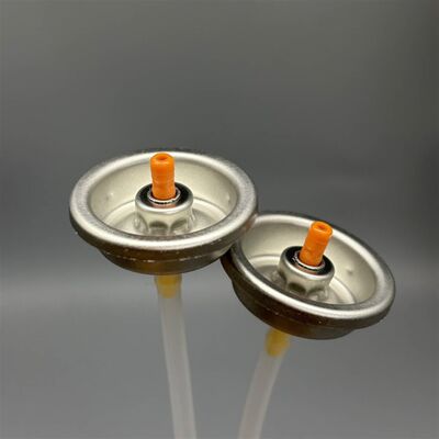 Valvola di pulizia della schiuma per la distribuzione di schiuma densa e aderente nelle applicazioni di pulizia delle superfici